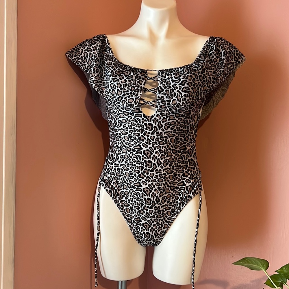 Cheetah print one piece swimsuit size:S